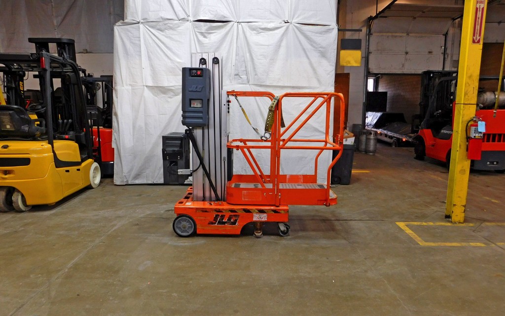  2000 JLG 15SP PErsonal Lift on Sale in Indiana