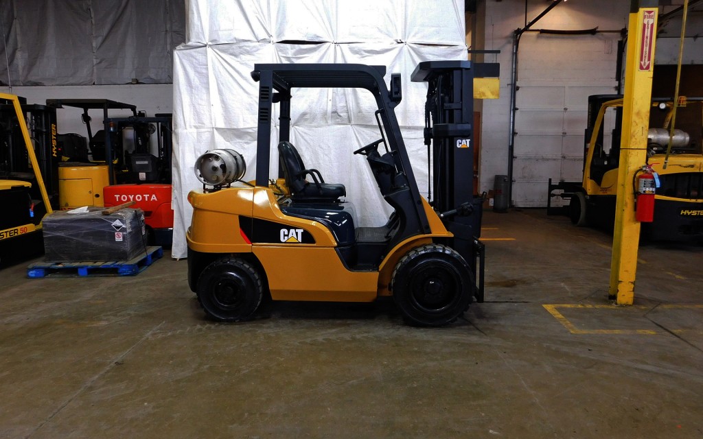  2010 Caterpillar 2P6000 Forklift on Sale in Indiana