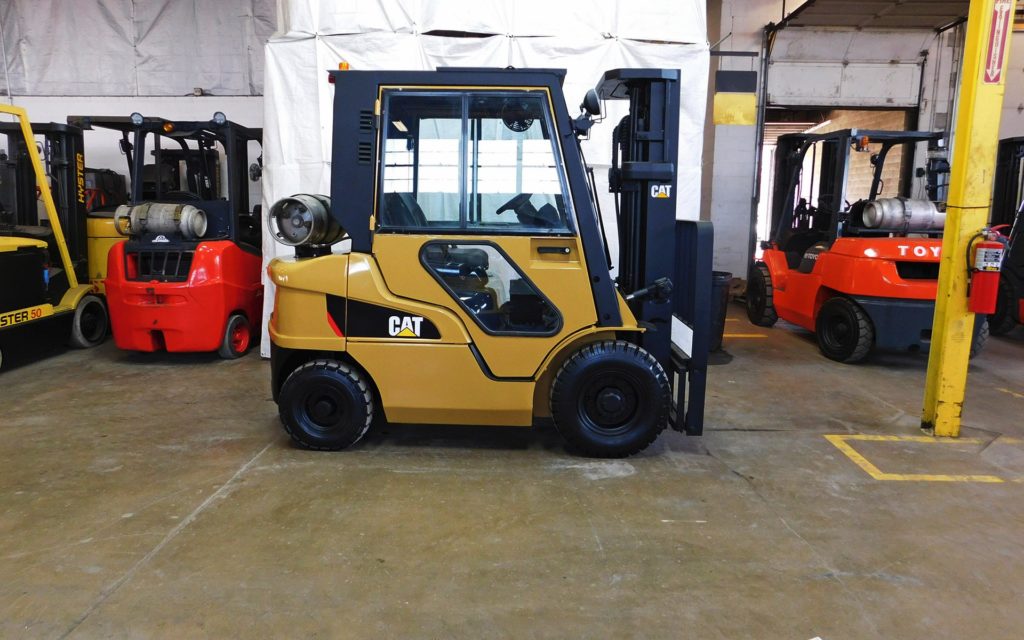  2004 Caterpillar P5000 Forklift on Sale in Indiana