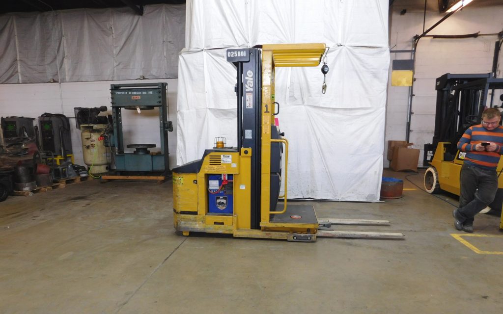  2005 Yale OS030 Order Picker Truck on Sale in Indiana